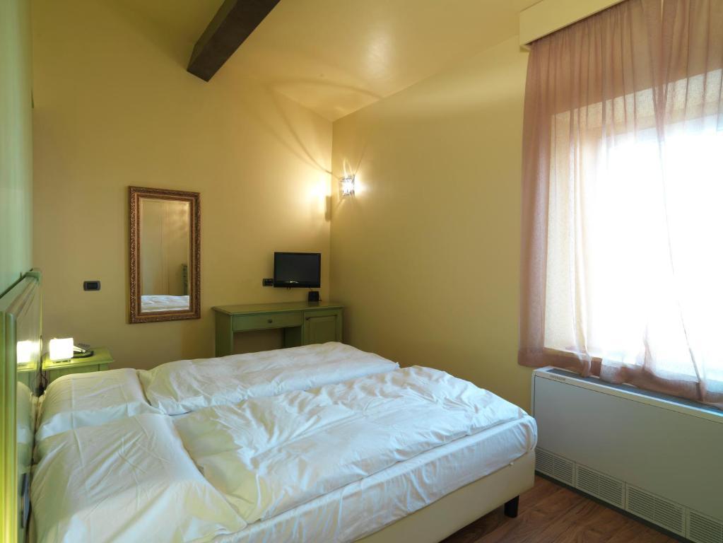 Empoli Hotel Room photo
